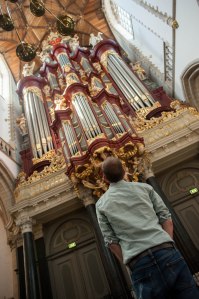 Chris admires the grand Müller organ.